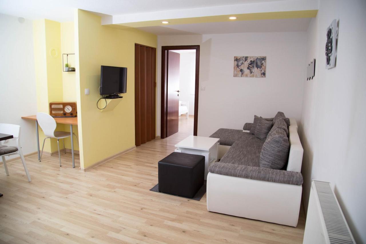 Apartmani Baotic Zupanja Esterno foto