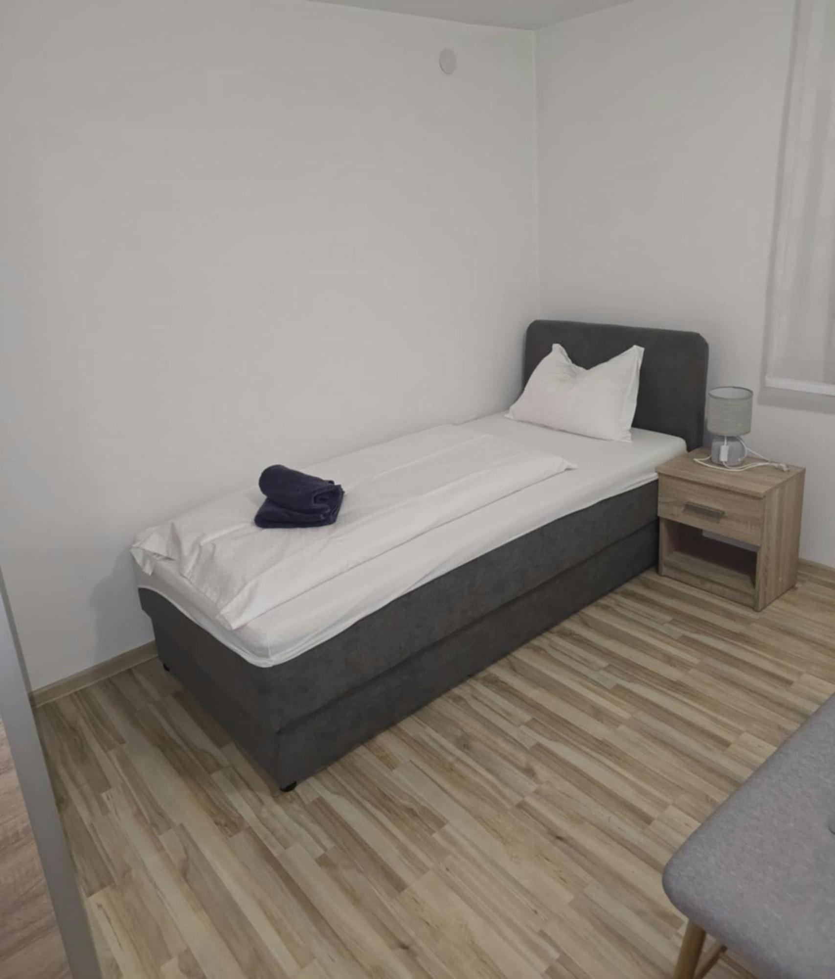 Apartmani Baotic Zupanja Esterno foto
