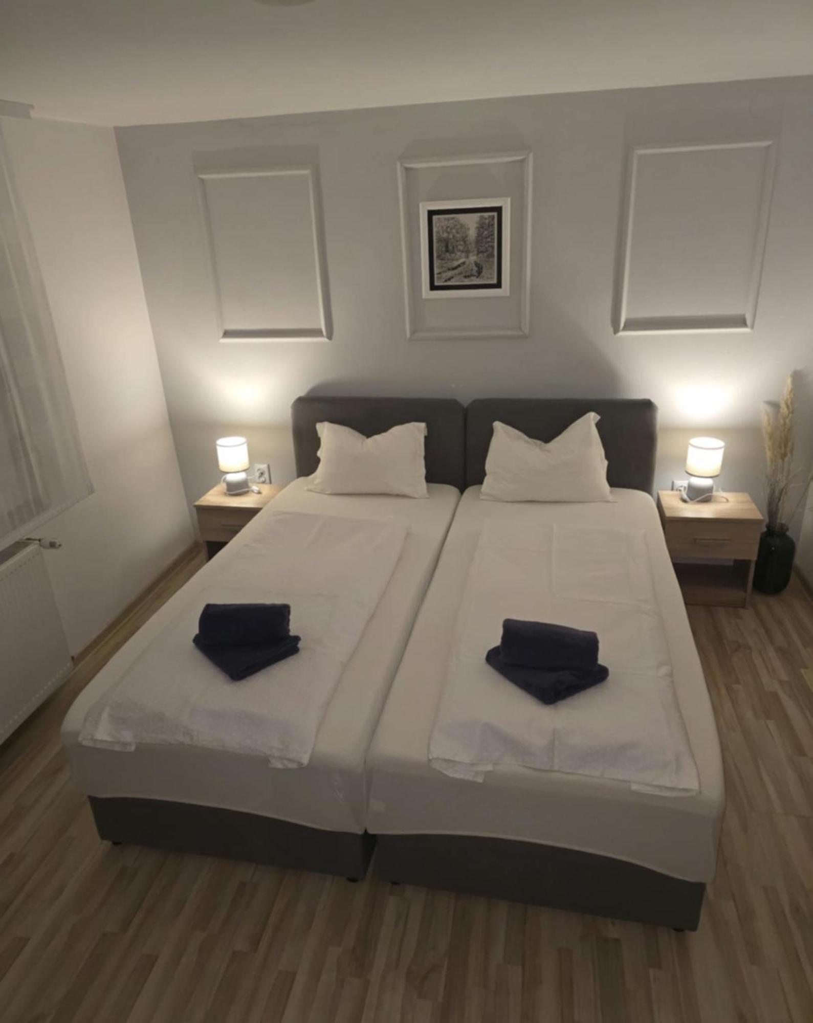 Apartmani Baotic Zupanja Esterno foto