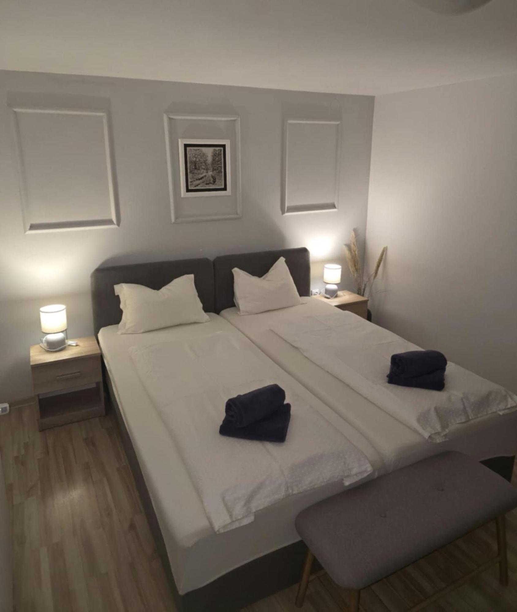 Apartmani Baotic Zupanja Esterno foto