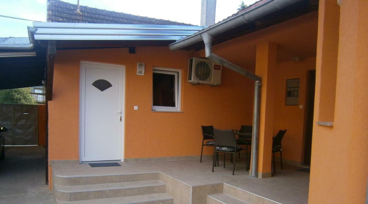 Apartmani Baotic Zupanja Esterno foto